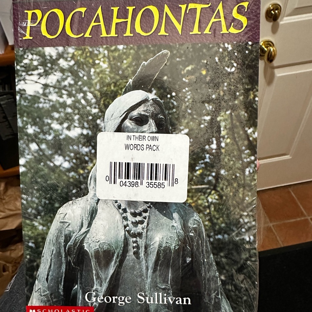 📖 NEW Scholastic Historical Biography Set - Picture 6 of 6
